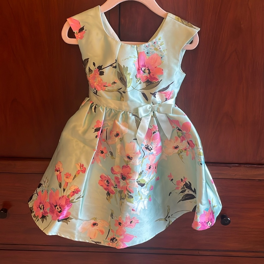 Excellent condition Easter dress for toddler girl!